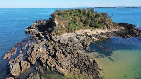 Image of a small rocky island off the South Coast of New South Wales
